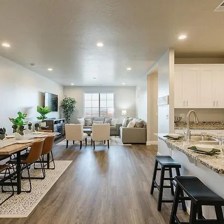 Escondido 1101 Kennedys Hugs Home Sleeps 10 Guest 3 Bedrooms